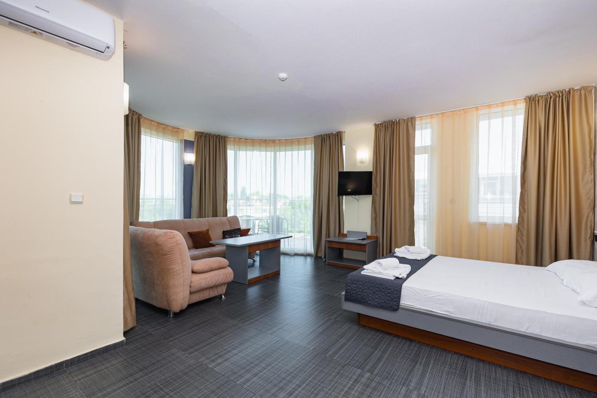 Favorit Aparthotel サニービーチ エクステリア 写真